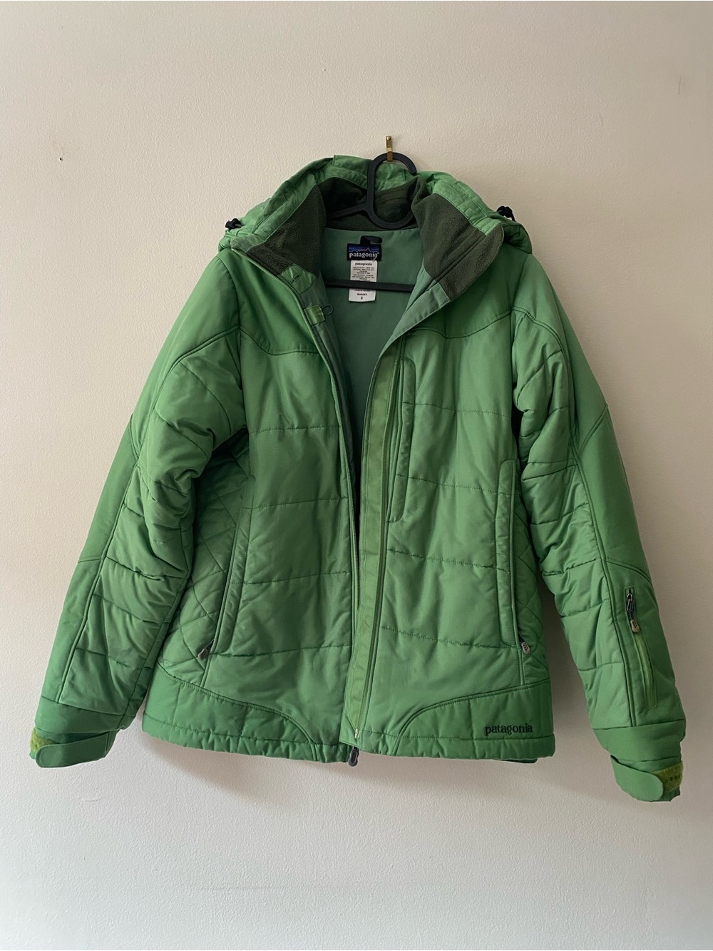 Patagonia Hooded Puff Rider Coat in Leaf Green Vintage